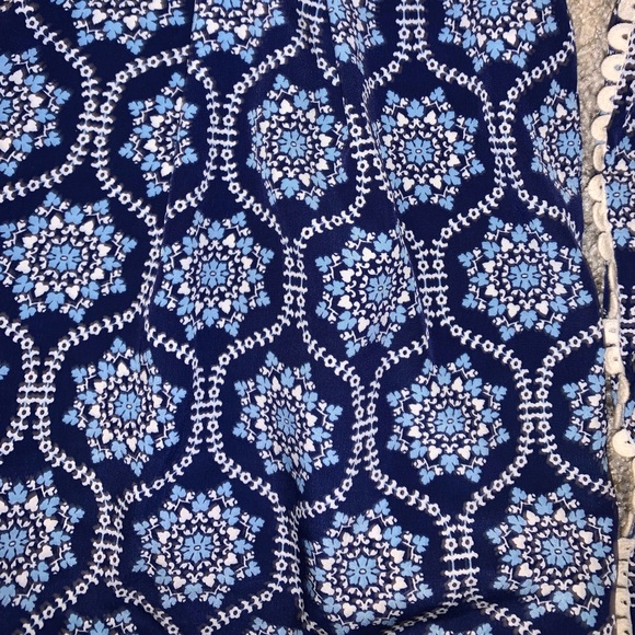 Alya Blue & White Design shorts size M - Picture 6 of 10